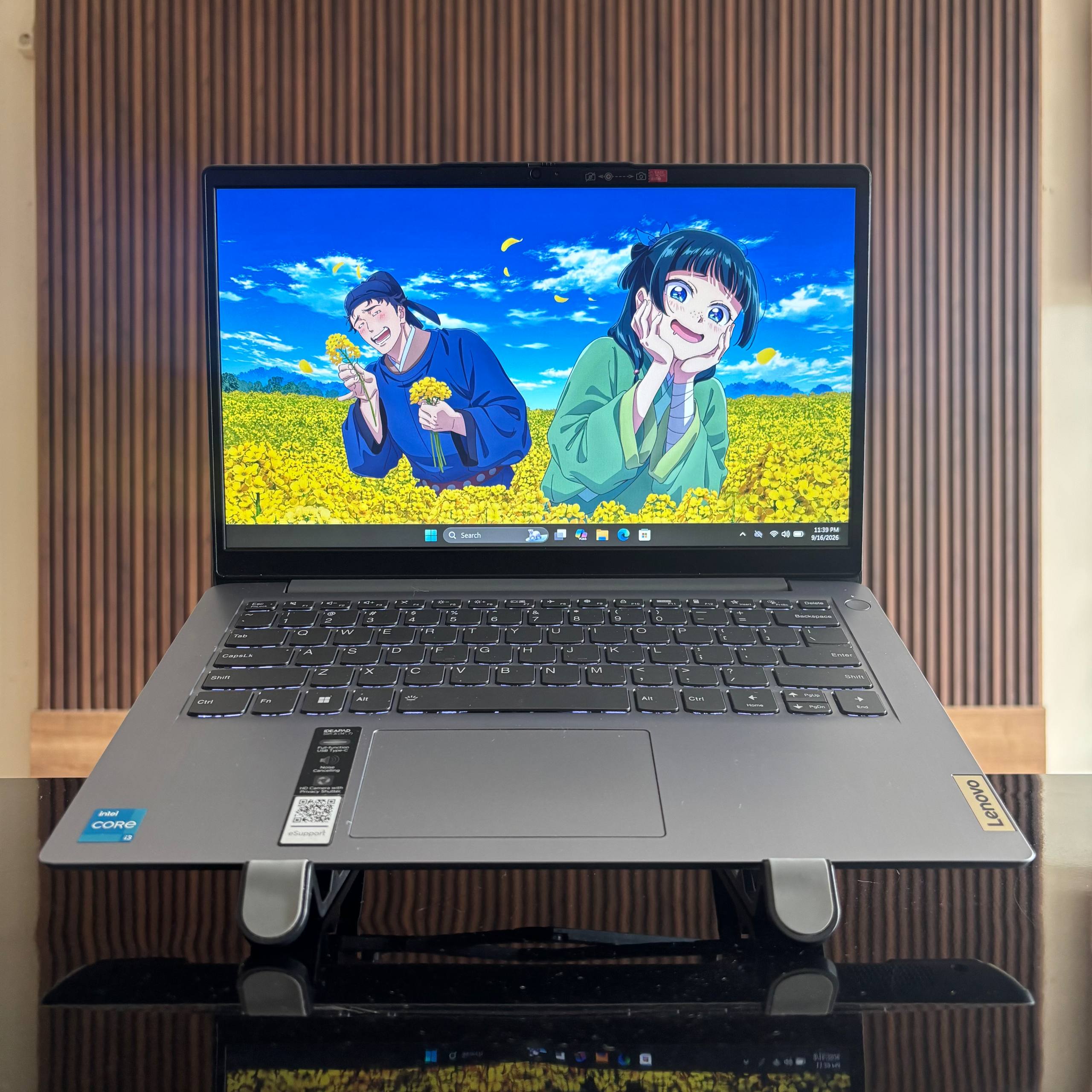 bagian depan lenovo ideapad slim 3 14iau7
